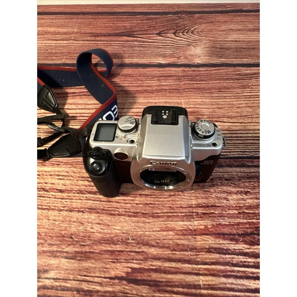 Canon EOS Elan II 35mm SLR Film Camera Body Only - READ - DOOR WON’T LATCH